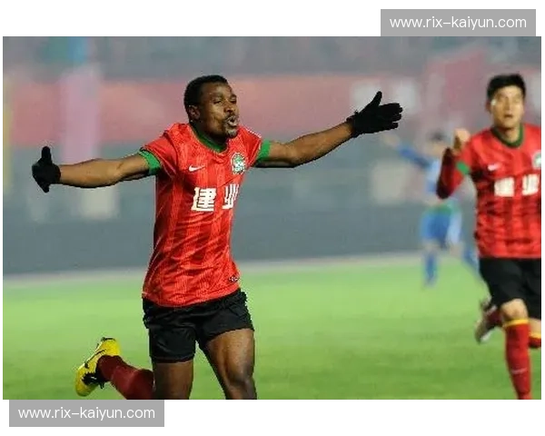 宿命的对决:建业与智诚,绿茵场上的荣耀与梦想 宿命的对决:建业与智诚,绿茵场上的荣耀与梦想